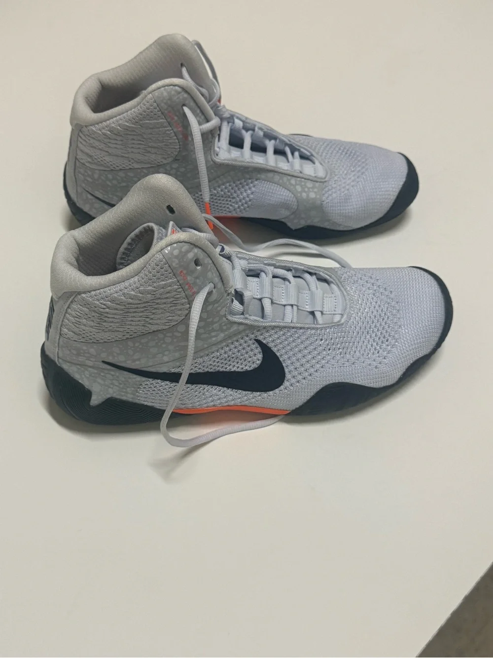Mens Size 11 Nike Tawa SE  display picture 1